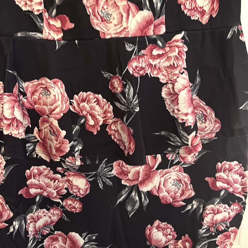 Charlotte Russe Plus Floral Peplum Dress Size 2x - Picture 2 of 6